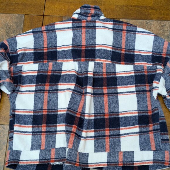 Women's LuLaRoe Flannel Berlin Jacket Great Outdoors- Size Large - Picture 4 of 4